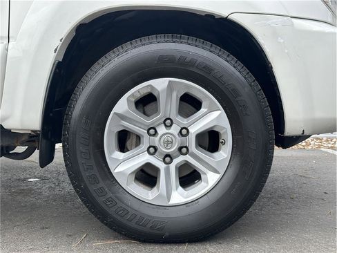 Used 2006 Toyota 4Runner SR5 AWD/4WD image 23
