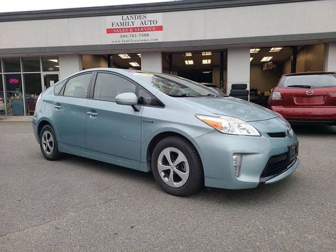 Used 2014 Toyota Prius Three w/ Solar Roof Package FWD image 18