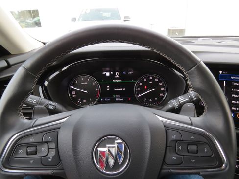 Used 2023 Buick Envision Avenir image 20