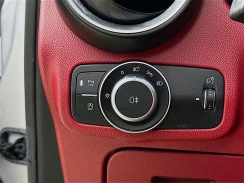 Used 2019 Alfa Romeo Stelvio image 12