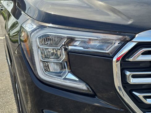 Used 2024 GMC Terrain SLT AWD/4WD image 7