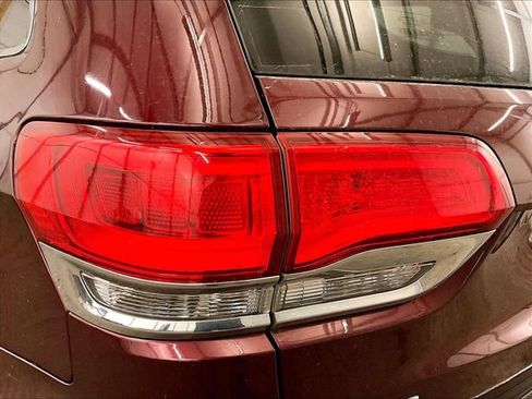 Used 2018 Jeep Grand Cherokee Overland AWD/4WD image 29