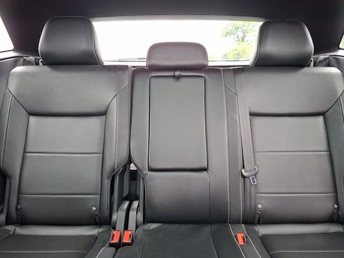 Used 2022 Volkswagen Atlas Cross Sport SEL R-Line w/ Cross Sport MDO Package AWD/4WD image 15