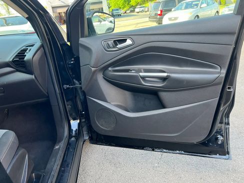 Used 2018 Ford Escape SE FWD image 30