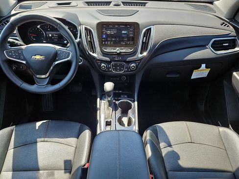 Used 2024 Chevrolet Equinox Premier FWD image 26