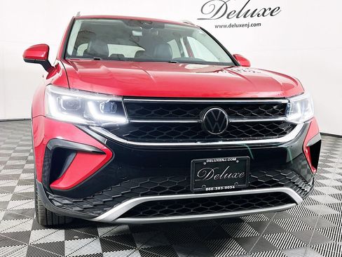 Used 2023 Volkswagen Taos SEL image 32