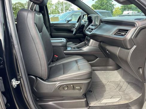 Used 2023 Chevrolet Suburban RST w/ Sport Performance Package AWD/4WD image 21