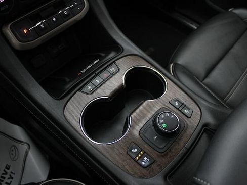 Used 2023 GMC Acadia Denali w/ Denali Ultimate Package AWD/4WD image 21