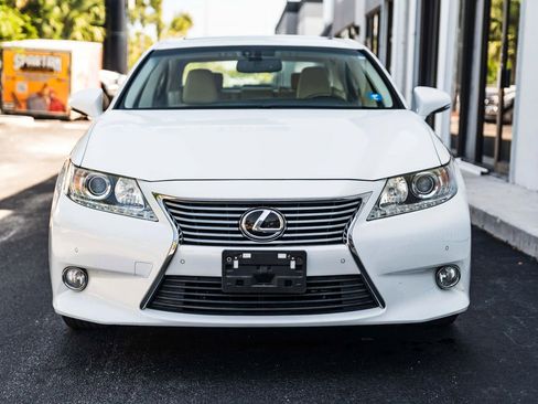 Used 2014 Lexus ES 350 w/ Premium Package FWD image 2