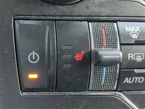 Used 2018 Ford Explorer XLT w/ Equipment Group 202A image 26