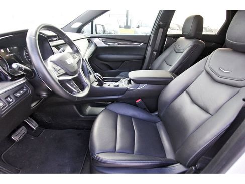 Certified 2024 Cadillac XT5 Sportv w/ Technology Package image 6