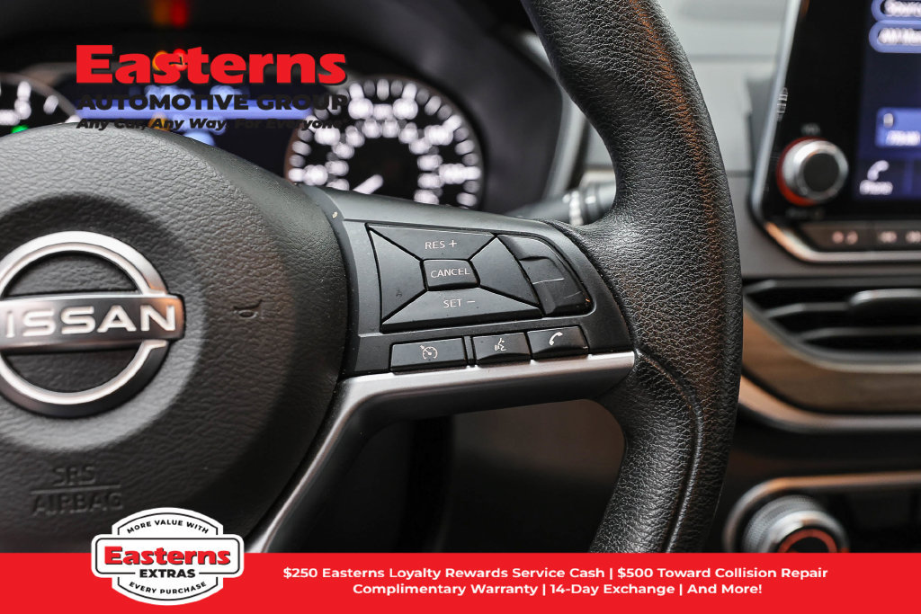 Used 2024 Nissan Altima 2.5 SV FWD image 17
