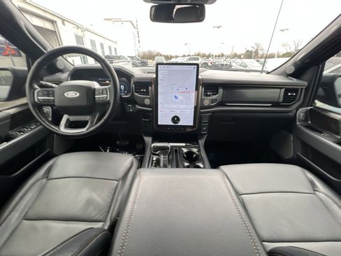 Used 2023 Ford F150 Lightning Lariat image 31