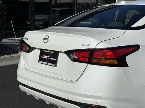 Used 2024 Nissan Altima 2.5 SV image 33