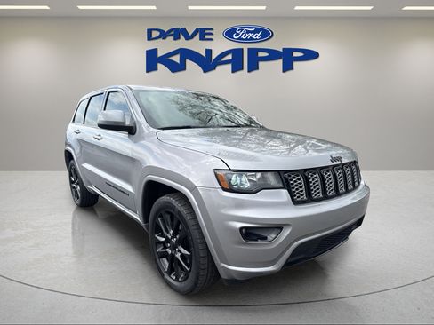 Used 2019 Jeep Grand Cherokee Altitude AWD/4WD image 1