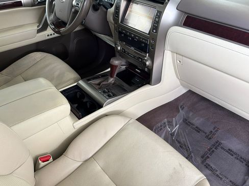 Used 2019 Lexus GX 460 Premium w/ Premium Package AWD/4WD image 19