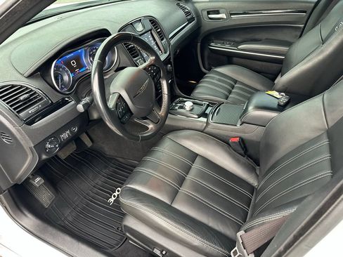 Used 2022 Chrysler 300 S RWD image 10