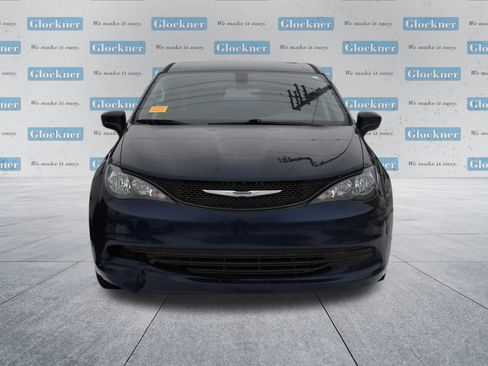 Used 2020 Chrysler Voyager L image 14