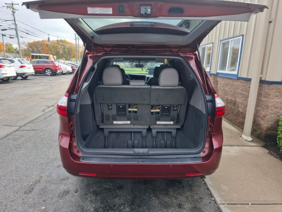 Used 2016 Toyota Sienna XLE w/ XLE Navigation Package AWD/4WD image 8