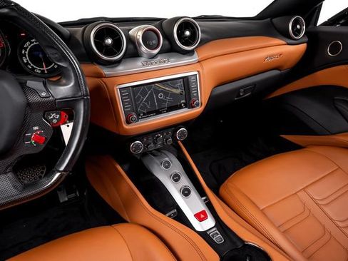 Certified 2016 Ferrari California T RWD image 30
