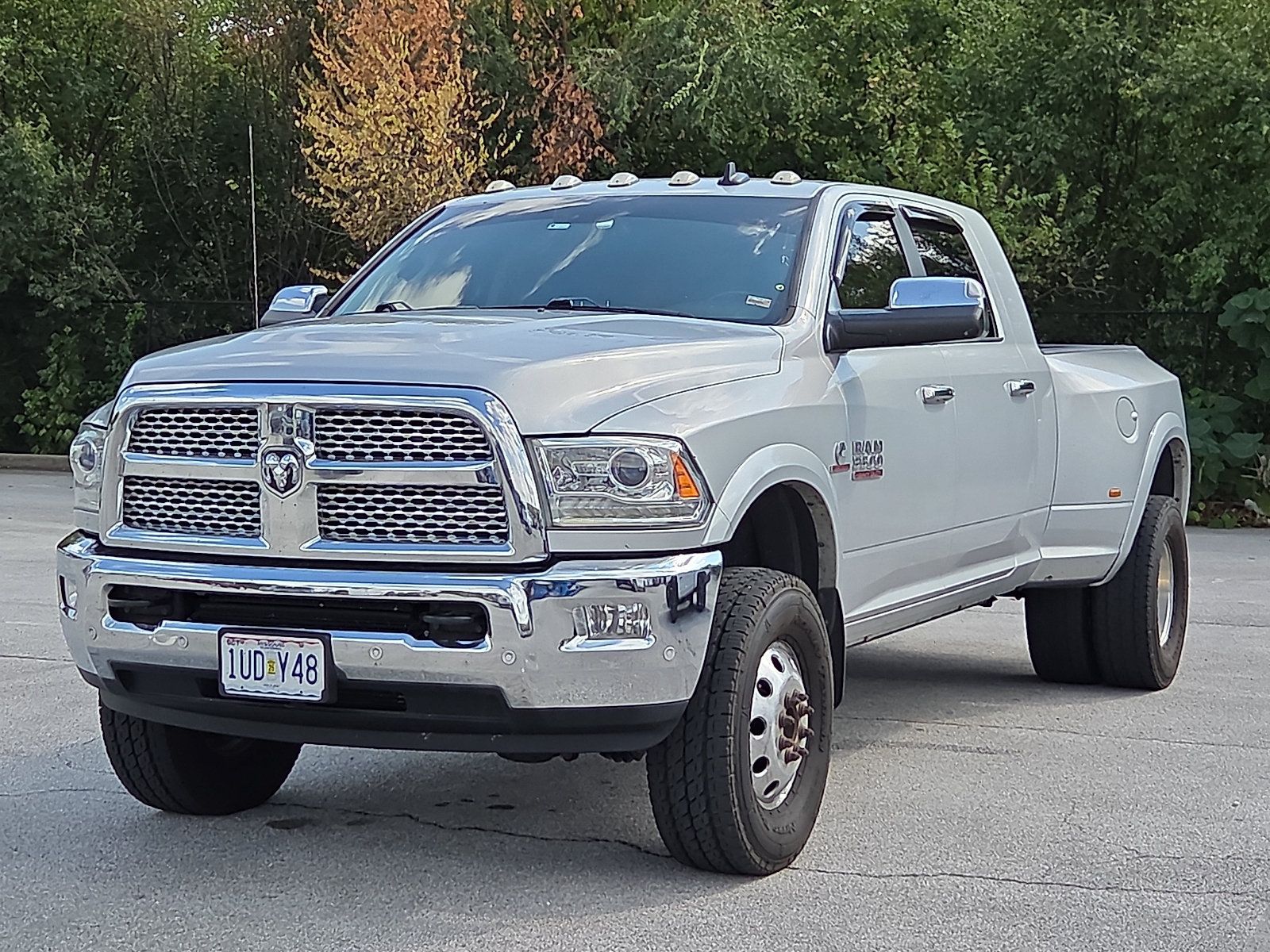 Used 2018 RAM 3500 Laramie w/ Convenience Group AWD/4WD image 2