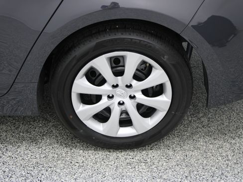 Used 2026 Toyota Corolla LE FWD image 9