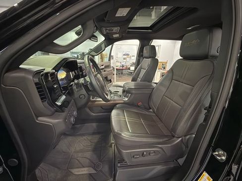 Used 2024 Chevrolet Silverado 1500 High Country w/ High Country Premium Package image 12