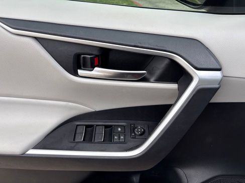 Used 2023 Toyota RAV4 XLE Premium FWD image 12