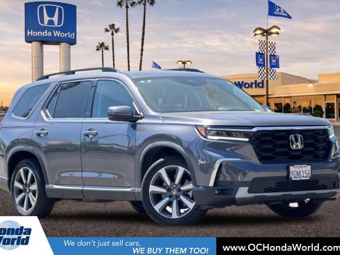 Used 2023 Honda Pilot Touring image 1