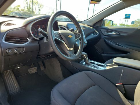 Used 2024 Chevrolet Malibu LT FWD image 19