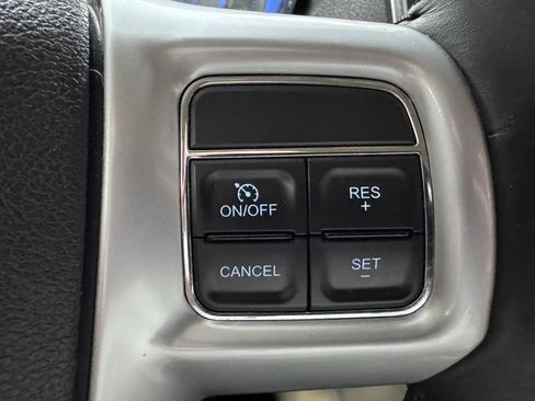 Used 2014 Chrysler 300 AWD w/ Driver Convenience Group image 22
