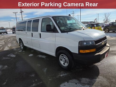 Used 2019 Chevrolet Express 3500 LS image 8