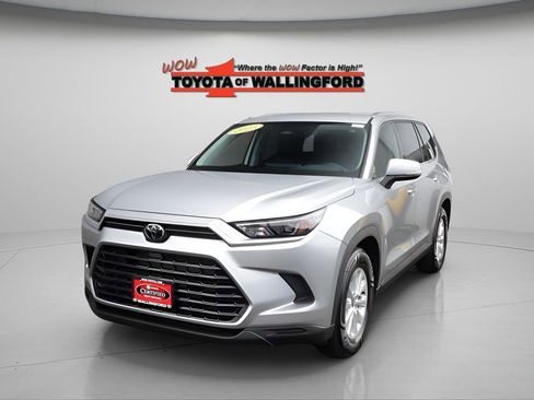 Certified 2025 Toyota Grand Highlander AWD image 1