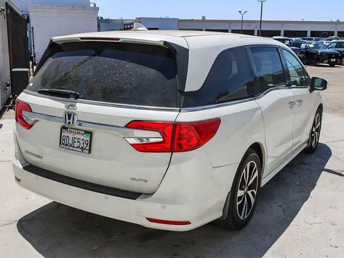 Used 2018 Honda Odyssey Elite image 9