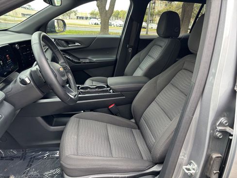 Used 2025 Chevrolet Equinox LT image 31