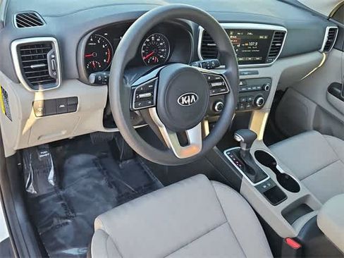 Used 2022 Kia Sportage LX image 10