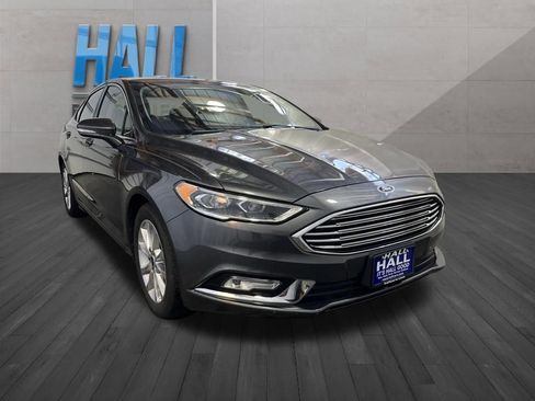 Used 2017 Ford Fusion SE w/ Fusion SE Technology Package image 7
