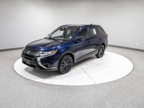 Used 2020 Mitsubishi Outlander SE image 35