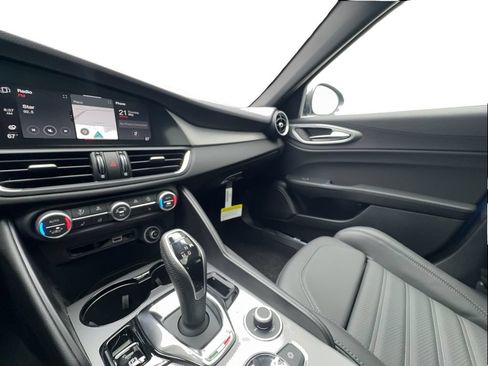 New 2026 Alfa Romeo Giulia w/ Driving Assist Package RWD image 40