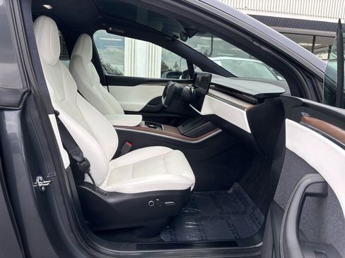 Used 2022 Tesla Model X AWD/4WD image 16