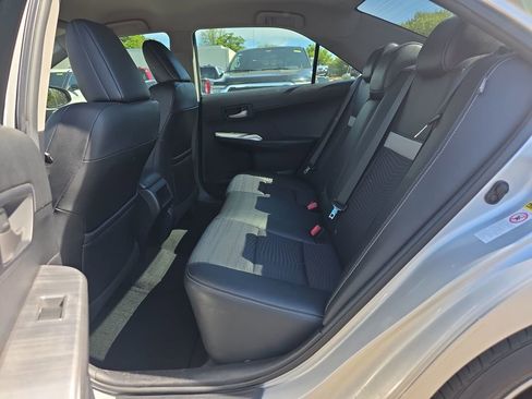 Used 2012 Toyota Camry SE FWD image 17