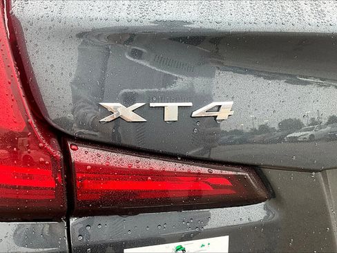 Used 2021 Cadillac XT4 Premium Luxury image 32
