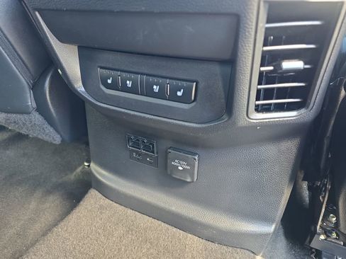 Used 2022 Toyota Tundra Platinum image 22