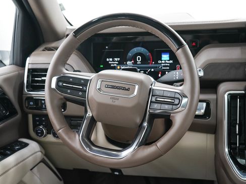 Used 2025 GMC Yukon Denali w/ Denali Reserve Package AWD/4WD image 20