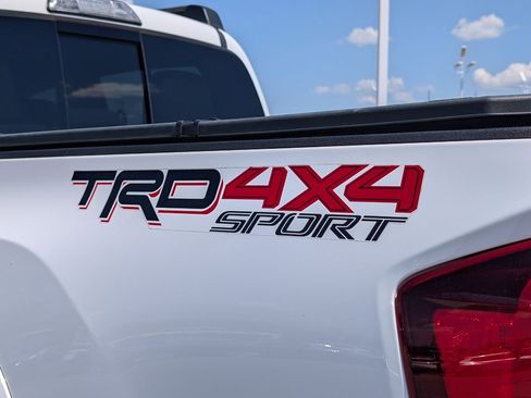 Used 2019 Toyota Tacoma TRD Sport w/ Technology Package AWD/4WD image 24