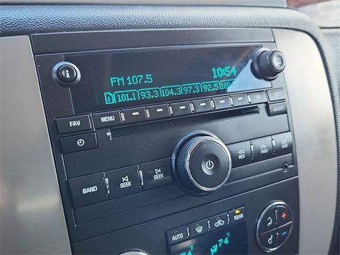 Used 2011 GMC Yukon SLE w/ Suspension Package, Off-Road image 22