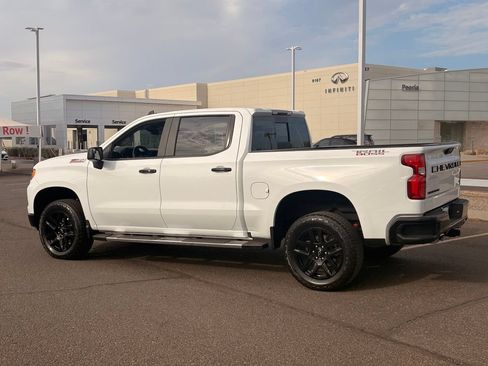Used 2025 Chevrolet Silverado 1500 LT Trail Boss w/ Convenience Package II AWD/4WD image 4