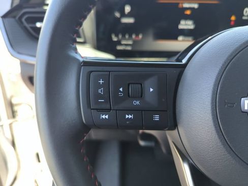 Certified 2025 Nissan Kicks SR FWD image 42