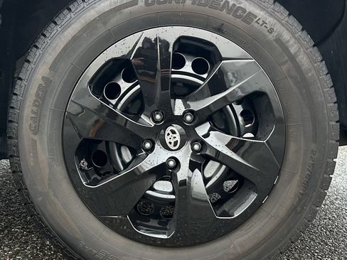 Certified 2022 Toyota RAV4 LE image 26