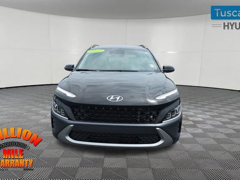 Used 2022 Hyundai Kona Limited w/ Cargo Package FWD image 2